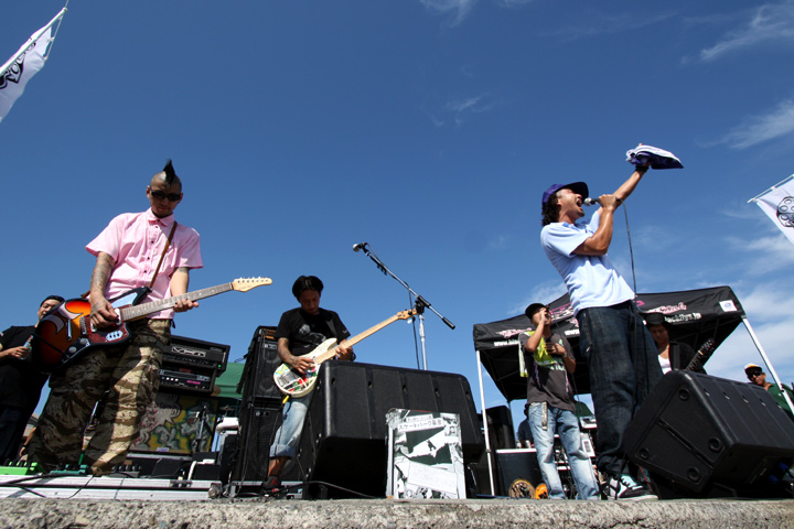 Click to enlarge Highslide JS
