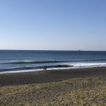 雲ひとつない土曜日サーフィンはガラ空き